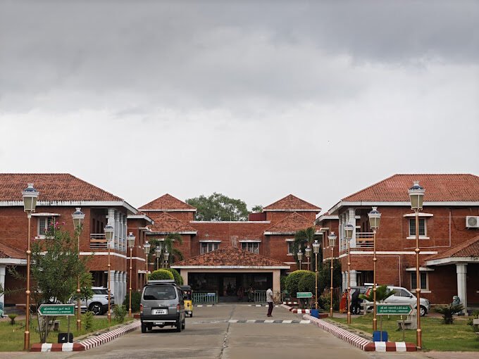 Front elevation of Yatri Nivas Guest House